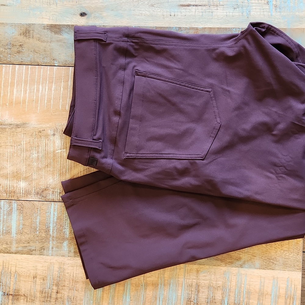 Lulu NWOT pants